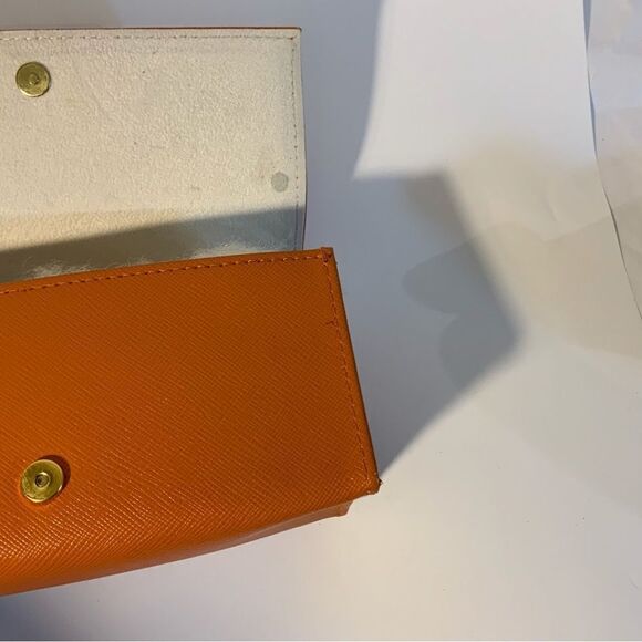 Tory Burch Sunglasses Case - Picture 5 of 9